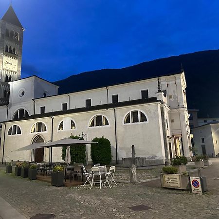 Flat In City Centre Tirano - 10 Minutes From Train Station Exteriér fotografie