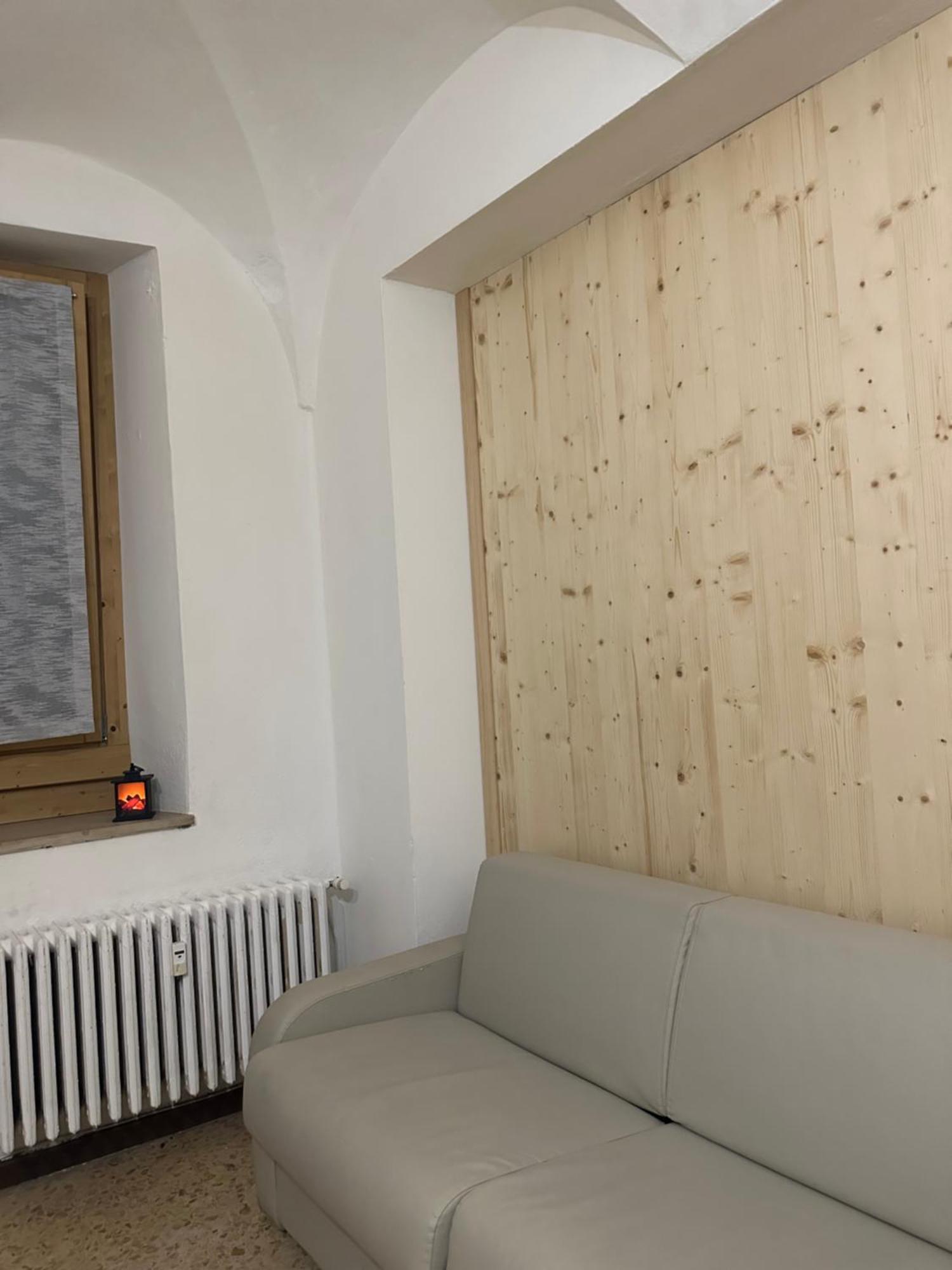 Flat In City Centre Tirano - 10 Minutes From Train Station Exteriér fotografie